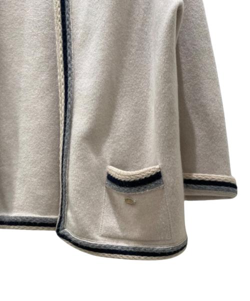CHANEL（シャネル）CHANEL (シャネル) 05A カシミヤ ココマークボタン トッパーカディガン ベージュ×ブラック サイズ:42の古着・服飾アイテム