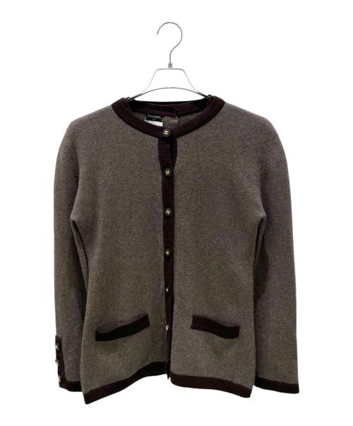 CHANEL（シャネル）CHANEL (シャネル) 96A ココマークボタン カシミヤアンサンブルカーディガン ブラウン サイズ:36の古着・服飾アイテム