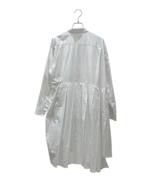 COMME des GARCONS COMME des GARCONS（コムデギャルソン コムデギャルソン）COMME des GARCONS COMME des GARCONS (コムデギャルソン コムデギャルソン) 22AW ねじれプリーツシャツワンピース ホワイト サイズ:Mの古着・服飾アイテム
