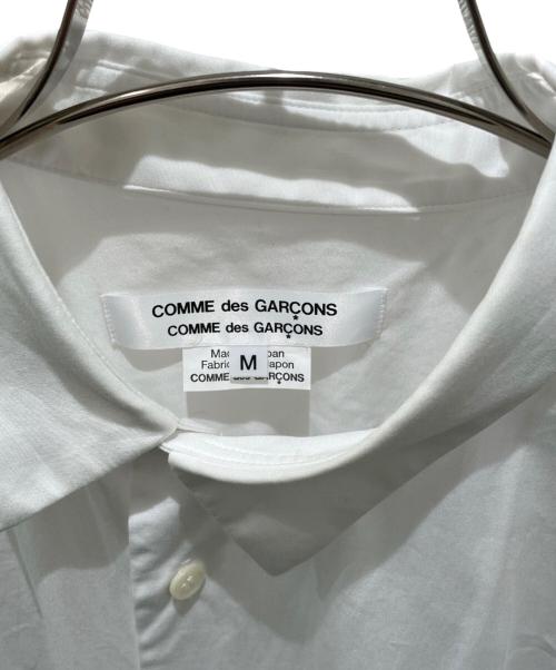 COMME des GARCONS COMME des GARCONS（コムデギャルソン コムデギャルソン）COMME des GARCONS COMME des GARCONS (コムデギャルソン コムデギャルソン) 22AW ねじれプリーツシャツワンピース ホワイト サイズ:Mの古着・服飾アイテム