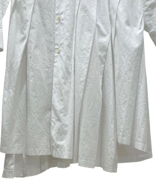 COMME des GARCONS COMME des GARCONS（コムデギャルソン コムデギャルソン）COMME des GARCONS COMME des GARCONS (コムデギャルソン コムデギャルソン) 22AW ねじれプリーツシャツワンピース ホワイト サイズ:Mの古着・服飾アイテム