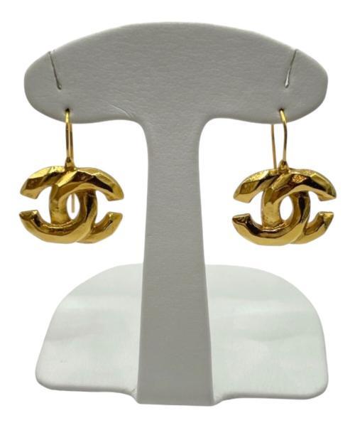CHANEL（シャネル）CHANEL (シャネル) ココマーク フックピアス ゴールドの古着・服飾アイテム