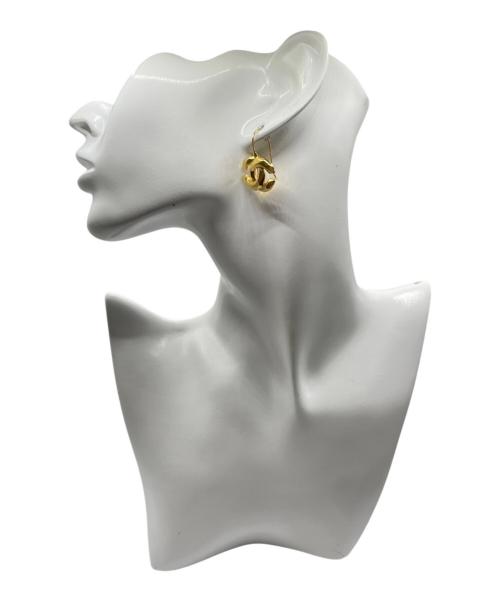 CHANEL（シャネル）CHANEL (シャネル) ココマーク フックピアス ゴールドの古着・服飾アイテム