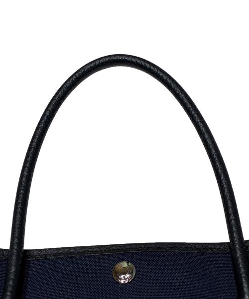 HERMES（エルメス）HERMES (エルメス) ガーデンパーティポケット36 PM/X刻印：2016 ブルーマリン×ノワール サイズ:36（PM）の古着・服飾アイテム