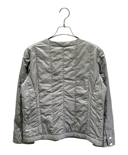 CHANEL（シャネル）CHANEL (シャネル) ココマークボタンナイロンノーカラーダウンジャケット グレー サイズ:40の古着・服飾アイテム