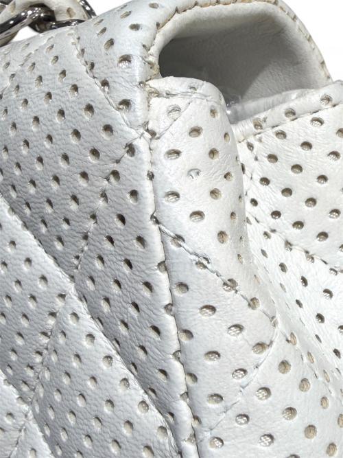 CHANEL（シャネル）CHANEL (シャネル) マトラッセ パンチング25 ホワイト サイズ:25の古着・服飾アイテム