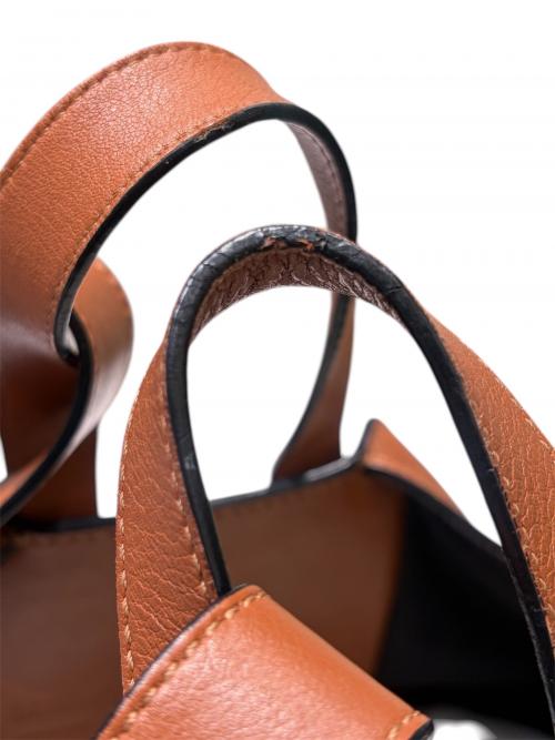 LOEWE（ロエベ）LOEWE (ロエベ) ハンモック スモール ブラウン サイズ:スモールの古着・服飾アイテム