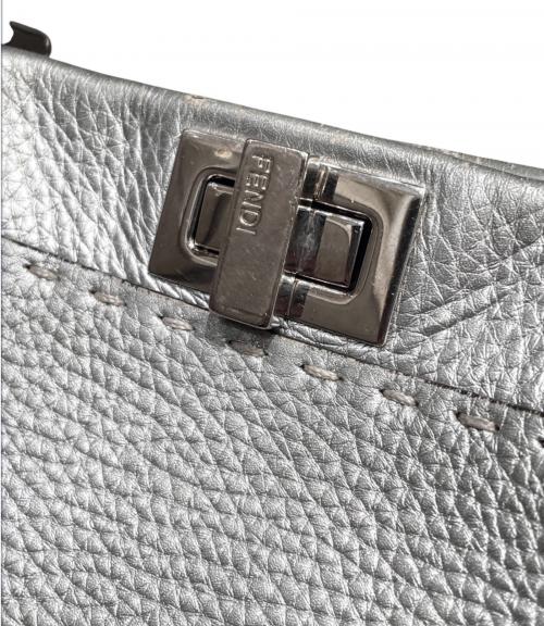 FENDI（フェンディ）FENDI (フェンディ) PEEKABOO MINI/ピーカブー ミニ/ショルダーバッグ/セレリアバッグ シルバー サイズ:MINI/ミニの古着・服飾アイテム