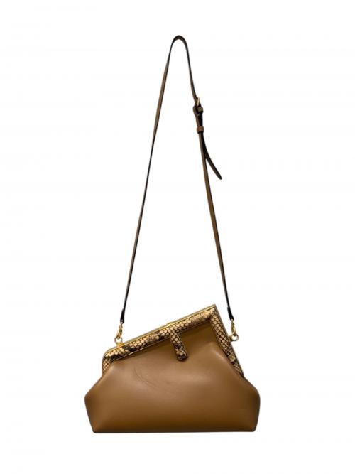 FENDI（フェンディ）FENDI (フェンディ) FIRST SMALL/ファースト スモール/ショルダーバッグ ブラウン サイズ:スモールの古着・服飾アイテム