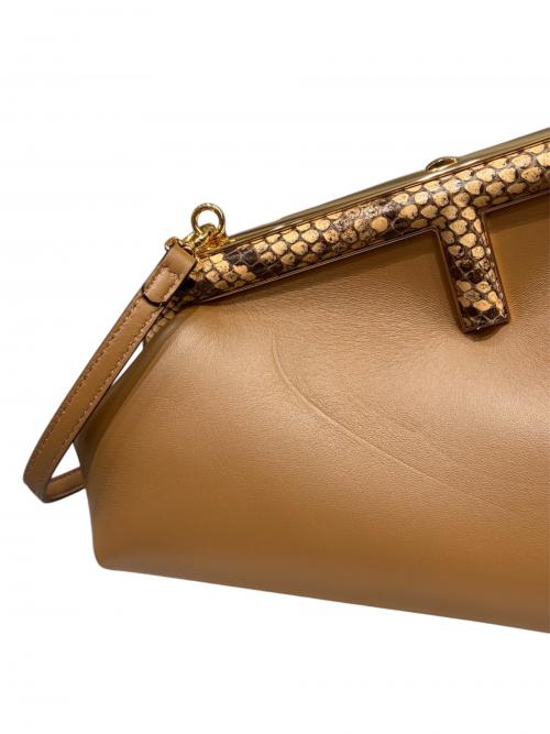 FENDI（フェンディ）FENDI (フェンディ) ファースト スモール ブラウンの古着・服飾アイテム