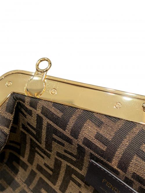 FENDI（フェンディ）FENDI (フェンディ) ファースト スモール ブラウンの古着・服飾アイテム