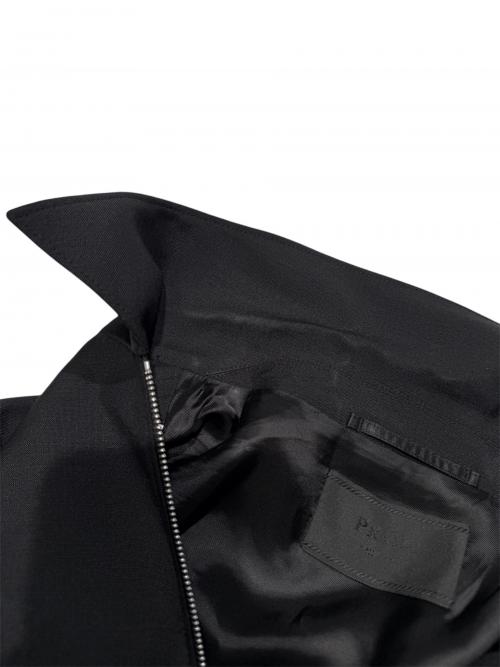 PRADA（プラダ）PRADA (プラダ) ジップアップブルゾン/ブルゾンジャケット ブラック サイズ:46の古着・服飾アイテム