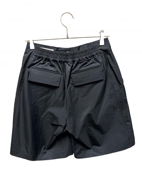 VALENTINO（ヴァレンティノ）VALENTINO (ヴァレンティノ) Logo Patch Bermuda Shorts/ロゴパッチ バミューダショーツ ブラック サイズ:44の古着・服飾アイテム