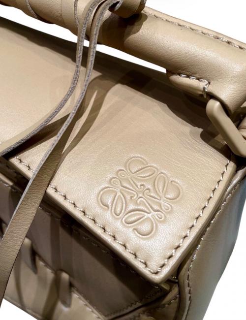 LOEWE（ロエベ）LOEWE (ロエベ) レースドパズルバッグ ミニ2WAYミニショルダーバッグ ベージュ/ヌード サイズ:MINIの古着・服飾アイテム