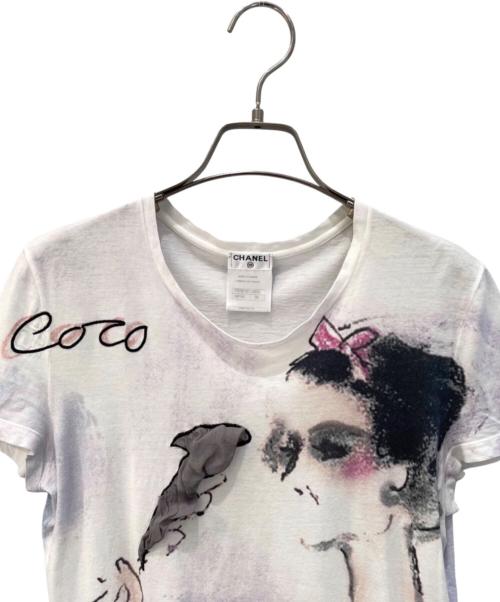 CHANEL（シャネル）CHANEL (シャネル) ココマドモアゼル グラフィックプリントTシャツ ホワイト サイズ:size38の古着・服飾アイテム