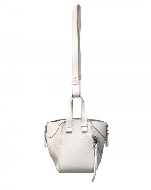 LOEWE（ロエベ）LOEWE (ロエベ) ハンモックバッグ コンパクト ホワイト系 サイズ:コンパクトの古着・服飾アイテム