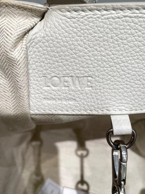 LOEWE（ロエベ）LOEWE (ロエベ) ハンモックバッグ コンパクト ホワイト系 サイズ:コンパクトの古着・服飾アイテム
