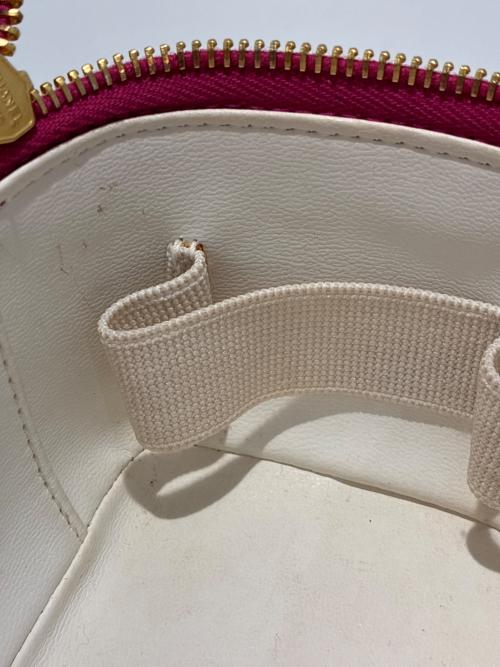 CHANEL（シャネル）CHANEL (シャネル) バニティミニポーチ ショッキングピンクの古着・服飾アイテム