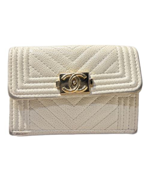 CHANEL（シャネル）CHANEL (シャネル) ボーイシャネル スモールフラップウォレット ホワイトの古着・服飾アイテム