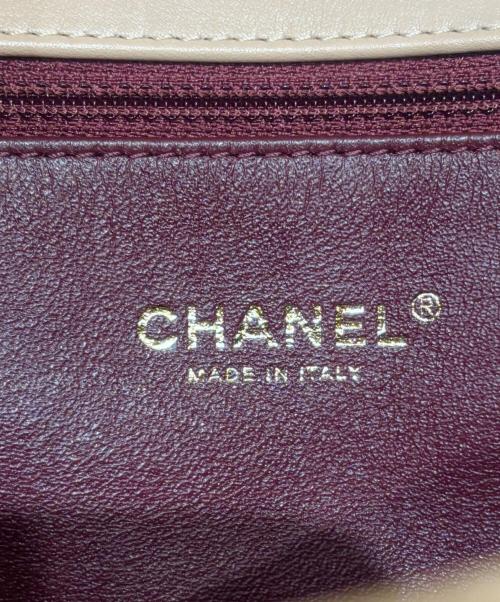 CHANEL（シャネル）CHANEL (シャネル) CCフィグリー チェーンショルダーバッグ ベージュ×ゴールド金具の古着・服飾アイテム