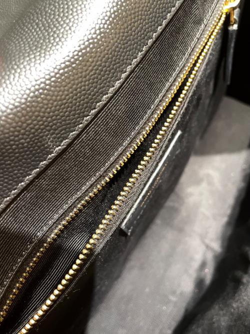 Saint Laurent Paris（サンローランパリ）Saint Laurent Paris (サンローランパリ) エンベロープ チェーンウォレット ブラック サイズ:-の古着・服飾アイテム