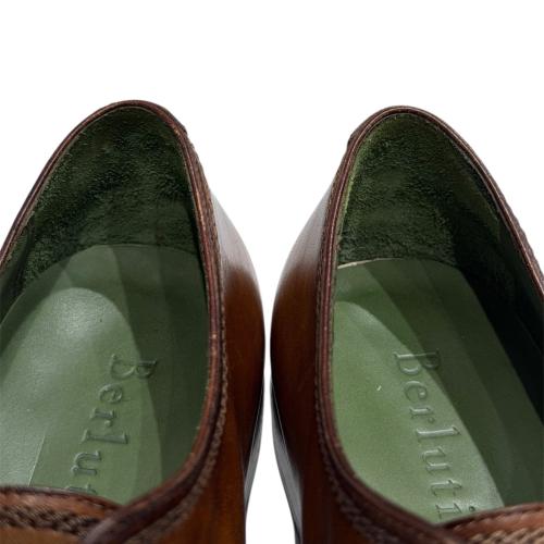 Berluti（ベルルッティ）Berluti (ベルルッティ) スカーズ デムジュール カリグラフィドレスシューズ ブラウン サイズ:表記なし不明(25－26.0)程度の古着・服飾アイテム