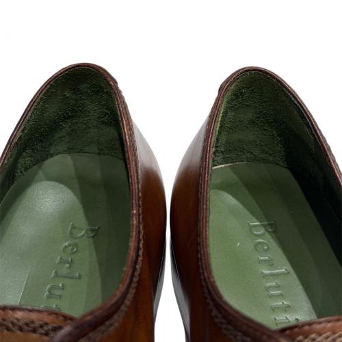 Berluti（ベルルッティ）Berluti (ベルルッティ) スカーズ デムジュール カリグラフィドレスシューズ ブラウン サイズ:表記なし不明(25－26.0)程度の古着・服飾アイテム