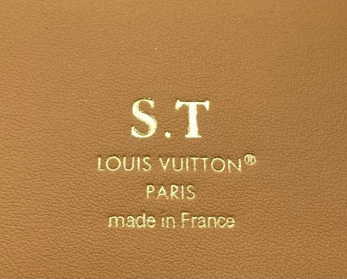 LOUIS VUITTON（ルイ ヴィトン）LOUIS VUITTON (ルイ ヴィトン) LVヴェルティカルウォレット/カプシーヌ/M81330 ブラックの古着・服飾アイテム