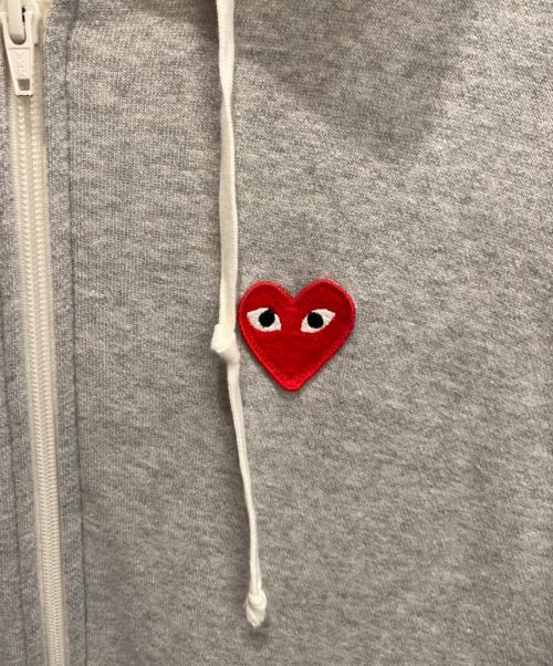 PLAY COMME des GARCONS（プレイコムデギャルソン）PLAY COMME des GARCONS (プレイコムデギャルソン) ジップパーカー グレー サイズ:Lの古着・服飾アイテム
