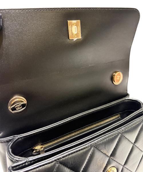 CHANEL（シャネル）CHANEL (シャネル) トップハンドルフラップバッグ/トレンディCC/ブラック×ゴールド金具 ブラック×ゴールド金具の古着・服飾アイテム