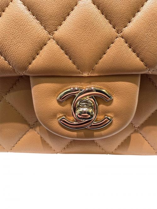 CHANEL（シャネル）CHANEL (シャネル) ミニ トップハンドルクラシックハンドバッグ/マトラッセ/ベージュ×ゴールド金具 ベージュ×ゴールド金具の古着・服飾アイテム