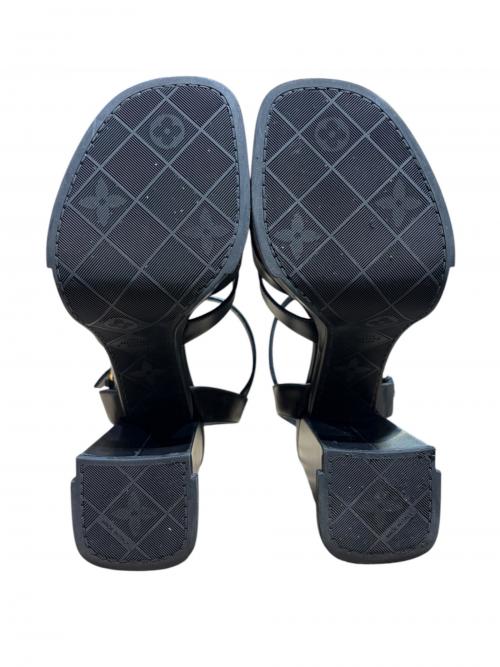 LOUIS VUITTON（ルイ ヴィトン）LOUIS VUITTON (ルイ ヴィトン) マヤ サンダル ブラック サイズ:38の古着・服飾アイテム