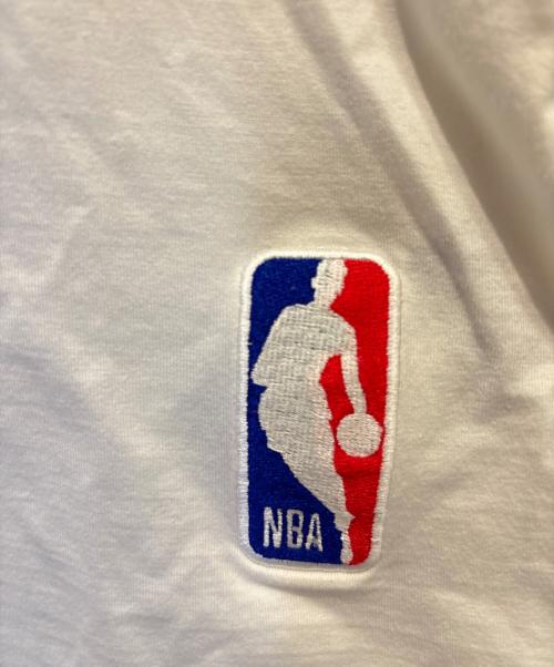 LOUIS VUITTON（ルイ ヴィトン）LOUIS VUITTON (ルイ ヴィトン) NBA LVロゴプリント Tシャツ 半袖 カットソー アイボリー サイズ:Lの古着・服飾アイテム