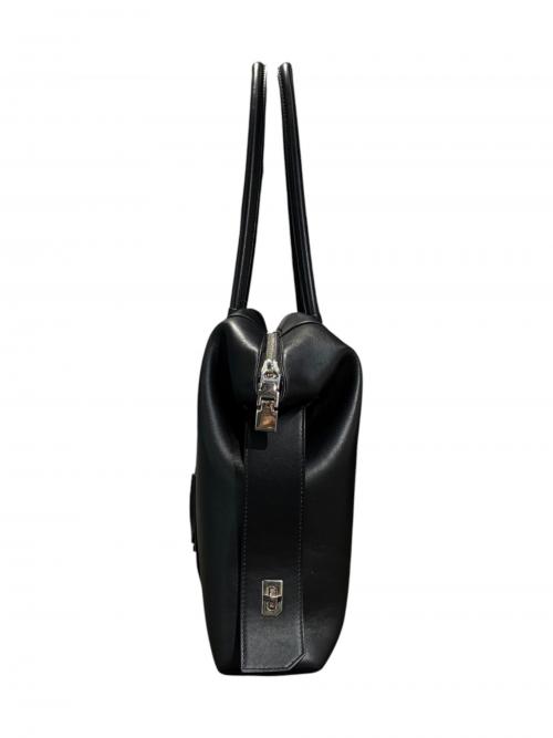 GIVENCHY（ジバンシィ）GIVENCHY (ジバンシィ) アンティゴナ ソフト ロックバッグ ミディアム ブラックの古着・服飾アイテム