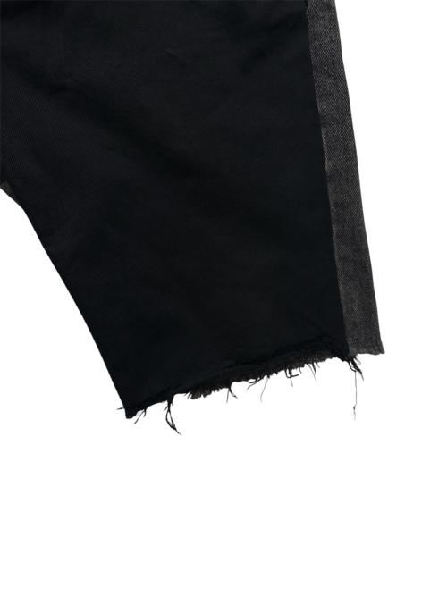 BALENCIAGA（バレンシアガ）BALENCIAGA (バレンシアガ) 切りっぱなしハーフデニムパンツ ブラック サイズ:32の古着・服飾アイテム