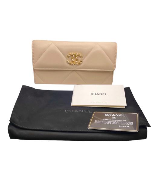 CHANEL（シャネル）CHANEL (シャネル) シャネル19/マトラッセロングフラップウォレット アイボリー サイズ:19cmの古着・服飾アイテム