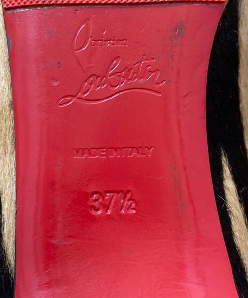 Christian Louboutin（クリスチャン・ルブタン）Christian Louboutin (クリスチャン・ルブタン) スタッズフラットパンプス ベージュ×ブラック サイズ:37 1/2の古着・服飾アイテム
