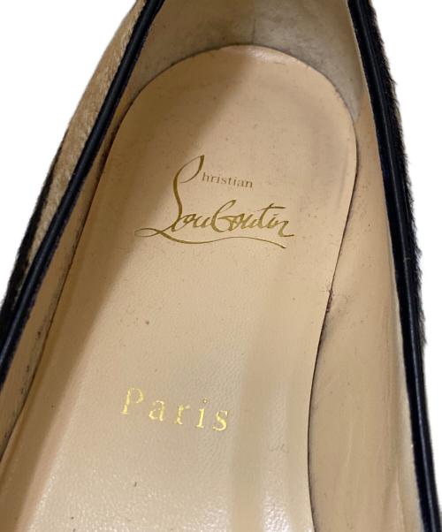 Christian Louboutin（クリスチャン・ルブタン）Christian Louboutin (クリスチャン・ルブタン) スタッズフラットパンプス ベージュ×ブラック サイズ:37 1/2の古着・服飾アイテム