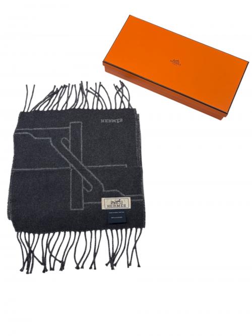 HERMES（エルメス）HERMES (エルメス) Mors a Jouets マフラー ダークグレーの古着・服飾アイテム