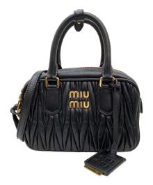 MIU MIU（ミュウミュウ）の古着「アルカディマテラッセレザーミニバッグ」｜ブラック