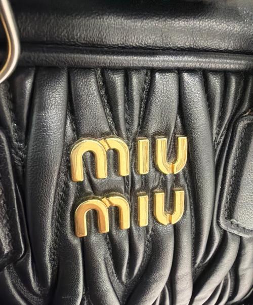 MIU MIU（ミュウミュウ）MIU MIU (ミュウミュウ) アルカディマテラッセレザーミニバッグ ブラック サイズ:ミニの古着・服飾アイテム