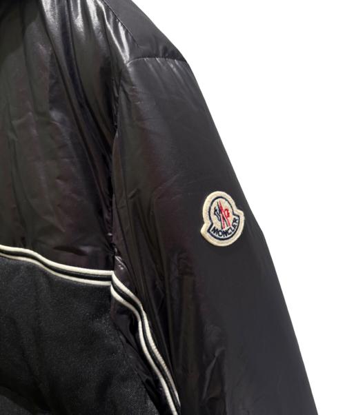 MONCLER（モンクレール）MONCLER (モンクレール) MICHAEL/レタープリントカラーブロックダウンジャケット  ブラック サイズ:5の古着・服飾アイテム
