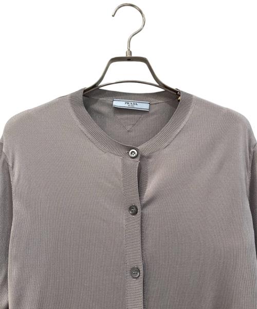 PRADA（プラダ）PRADA (プラダ) トライアングルモチーフ付カーディガン グレー サイズ:36の古着・服飾アイテム