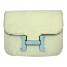 HERMES（エルメス）の古着「コンスタンススリム/コンパクトウォレット/ヴェールフィズ/エナメル金具/B刻印：2023」｜ヴェールフィズ