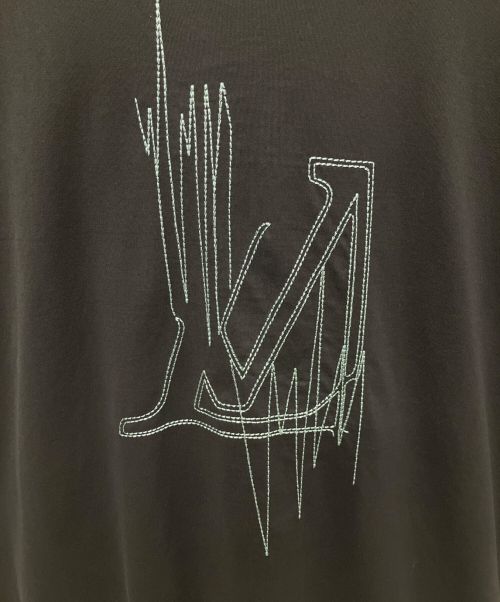 LOUIS VUITTON（ルイ ヴィトン）LOUIS VUITTON (ルイ ヴィトン) LVフリークエンシーグラフィック エンブロイ 半袖Tシャツ ブラック サイズ:XLの古着・服飾アイテム