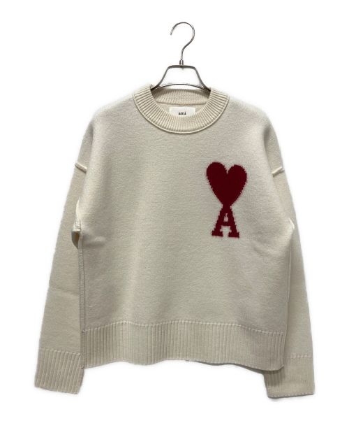 AMI Alexandre Mattiussi（アミアレクサンドルマテュッシ）AMI Alexandre Mattiussi (アミ アレクサンドル マテュッシ) RED ADC SWEATER アイボリー サイズ:XS 未使用品の古着・服飾アイテム