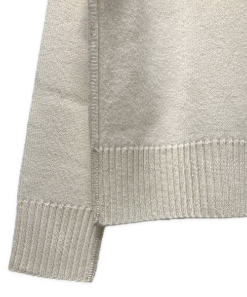 AMI Alexandre Mattiussi（アミアレクサンドルマテュッシ）AMI Alexandre Mattiussi (アミ アレクサンドル マテュッシ) RED ADC SWEATER アイボリー サイズ:XS 未使用品の古着・服飾アイテム