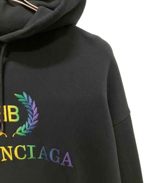 BALENCIAGA（バレンシアガ）BALENCIAGA (バレンシアガ) レインボーBBロゴプルオーバーパーカー ブラック サイズ:XSの古着・服飾アイテム