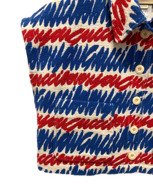 GUCCI（グッチ）GUCCI (グッチ) スクリプトプリントジャケット ブルー×レッド サイズ:44の古着・服飾アイテム