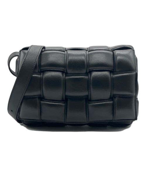 BOTTEGA VENETA（ボッテガベネタ）BOTTEGA VENETA (ボッテガベネタ) パデッドカセット ショルダーバッグ ブラックの古着・服飾アイテム